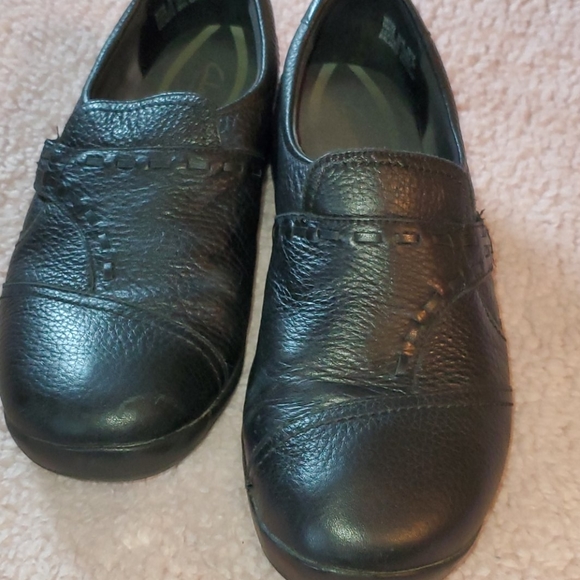 Black Clarks shoes - Picture 6 of 6